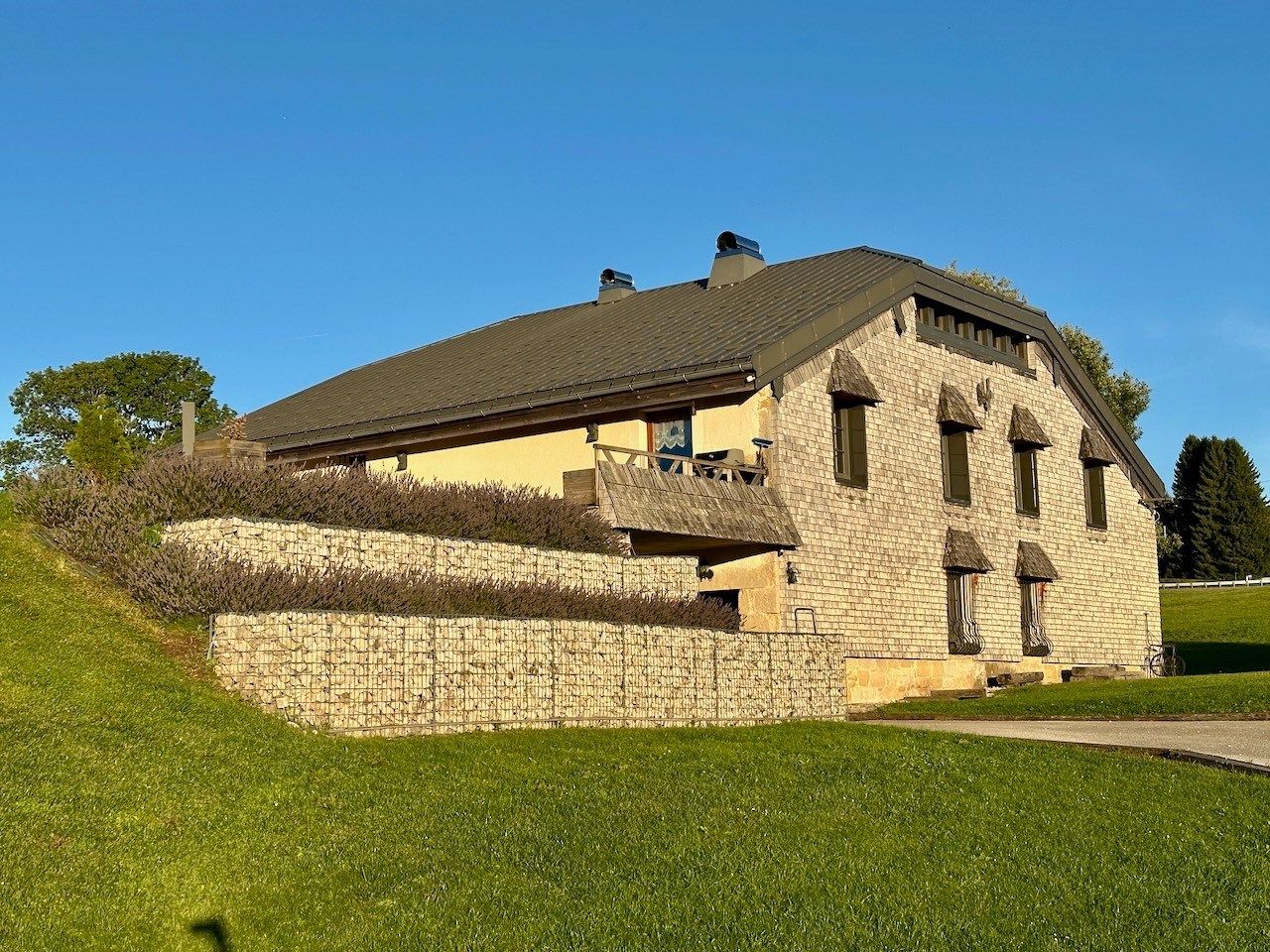 corps de ferme 10 Pièces en vente sur LES ROUSSES (39220)