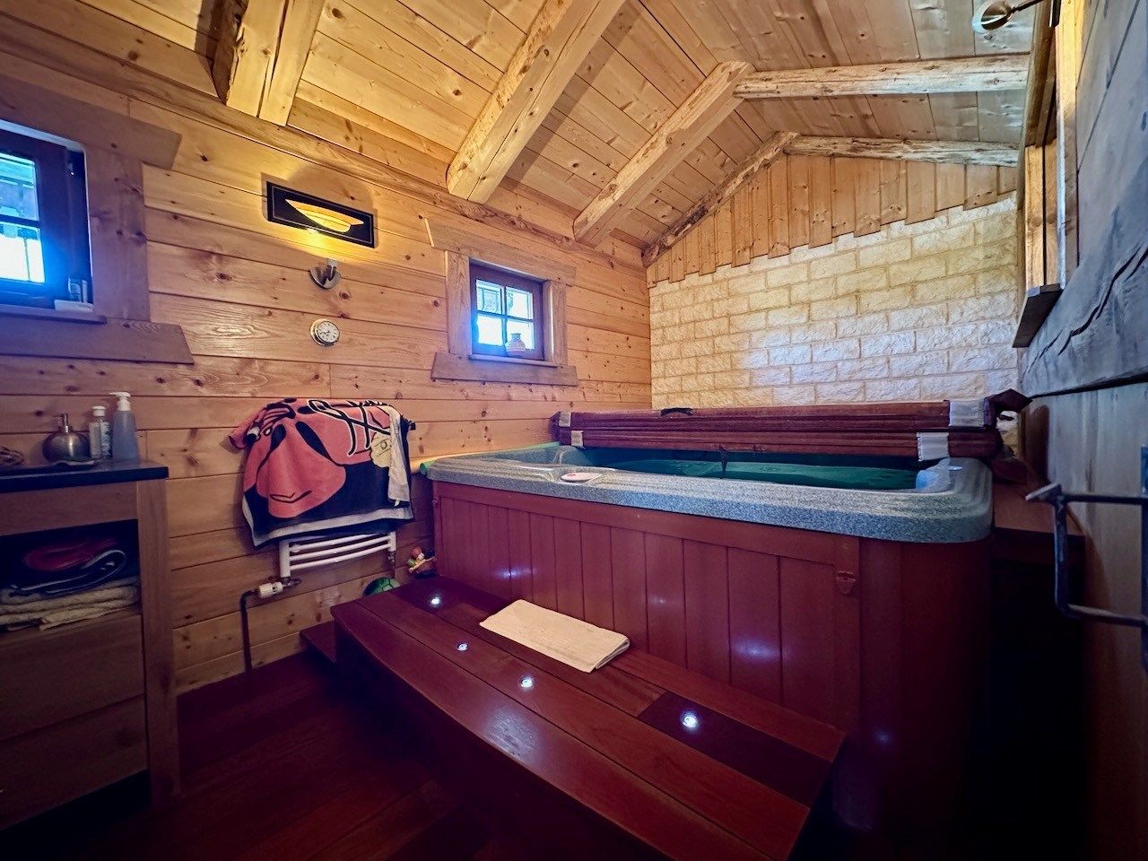 corps de ferme 10 Pièces en vente sur LES ROUSSES (39220)