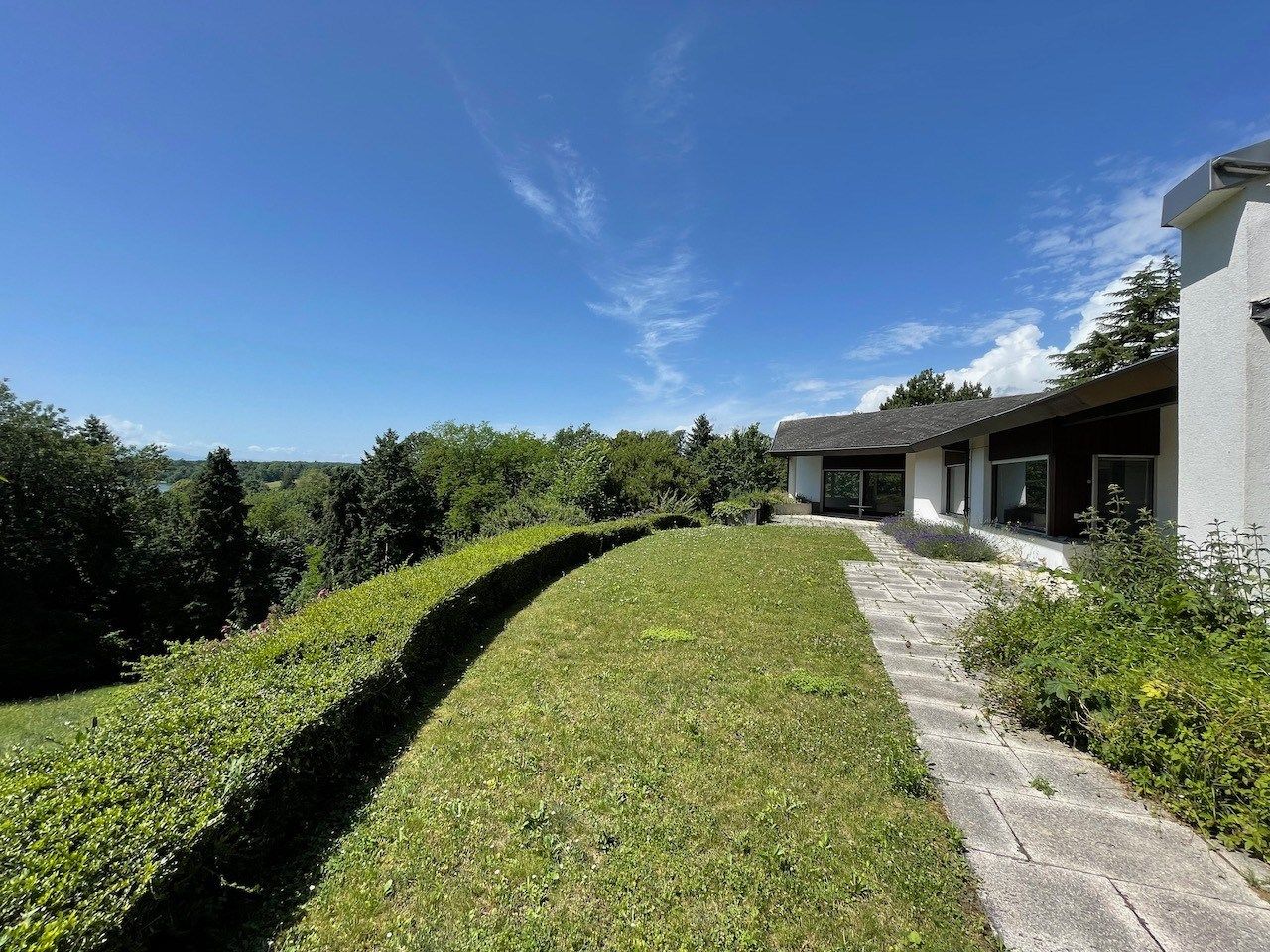 propriété 10 Pièces en vente sur Dully (1195)