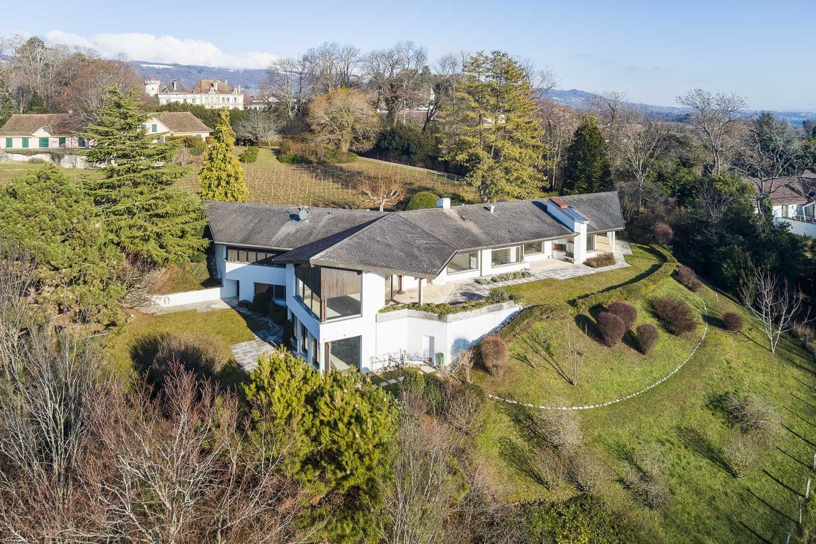 propriété 10 Pièces en vente sur Dully (1195)