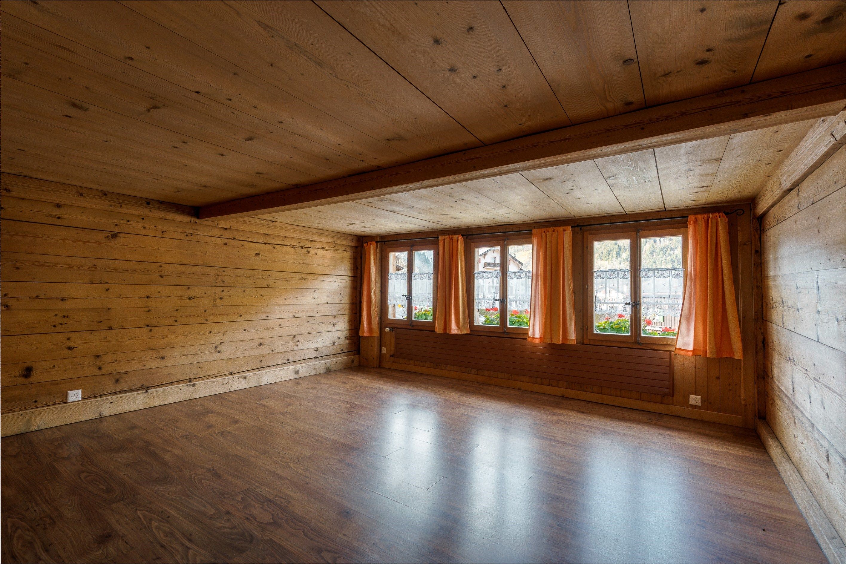 immeuble en vente sur Château d'Oex (1660)